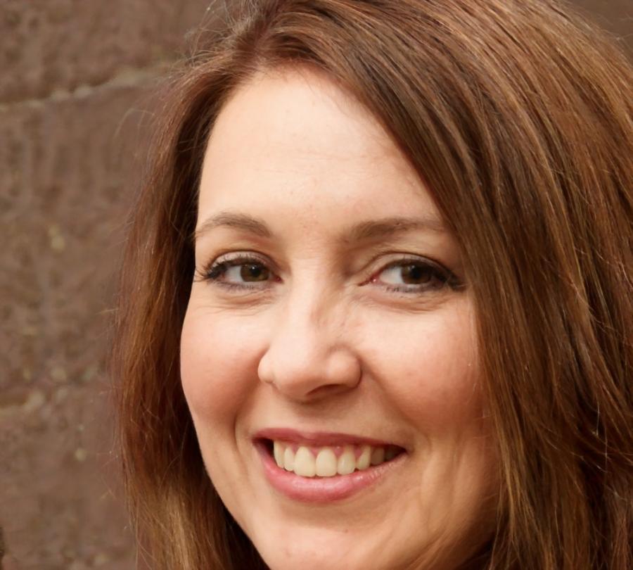Ritratto professionale di Iris Pellegrini, docente di analytics
